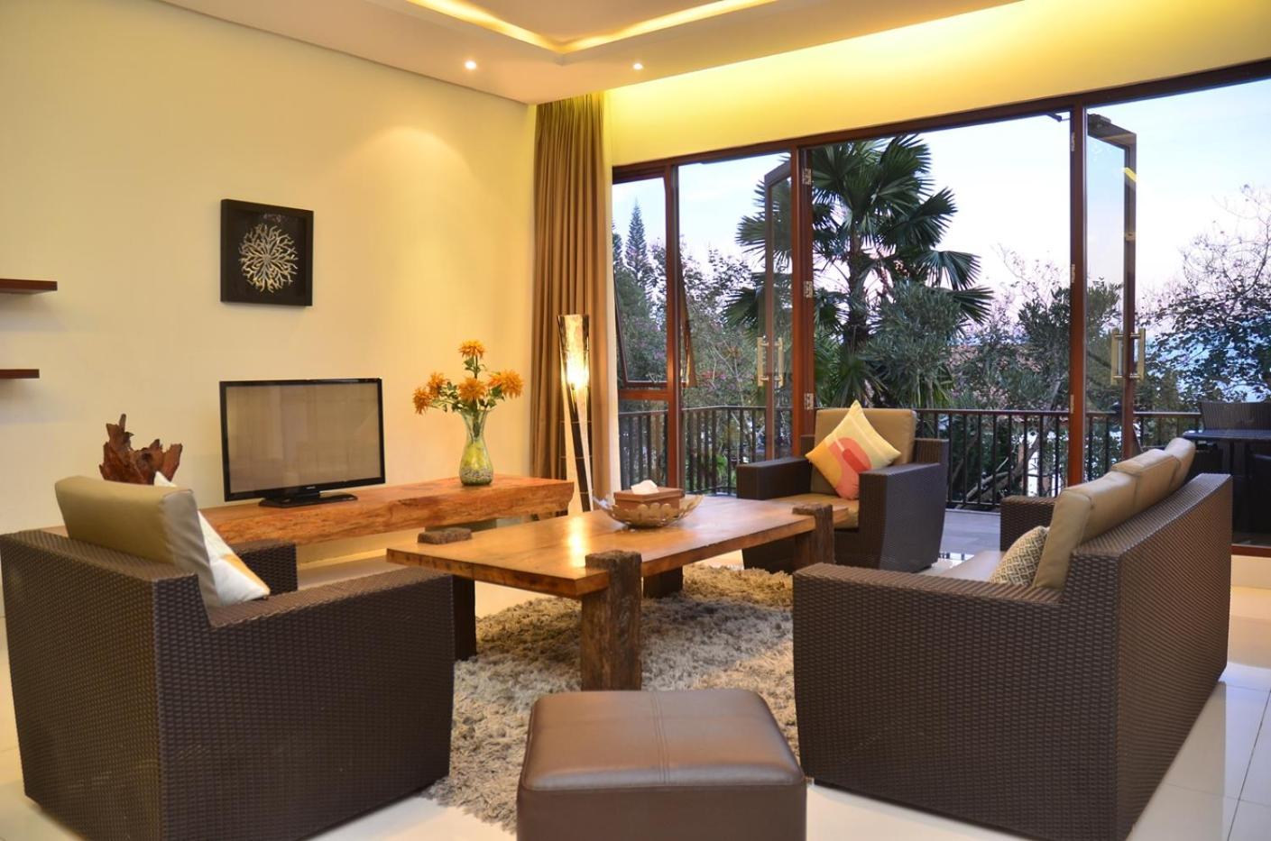 Oyama City View Villa 4 Bedrooms With A Private Swimming Pool Bandung Exterior foto