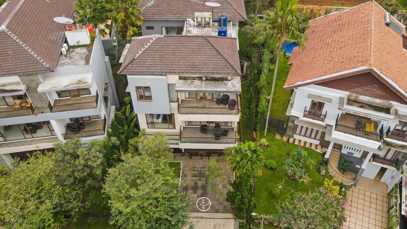 Oyama City View Villa 4 Bedrooms With A Private Swimming Pool Bandung Exterior foto
